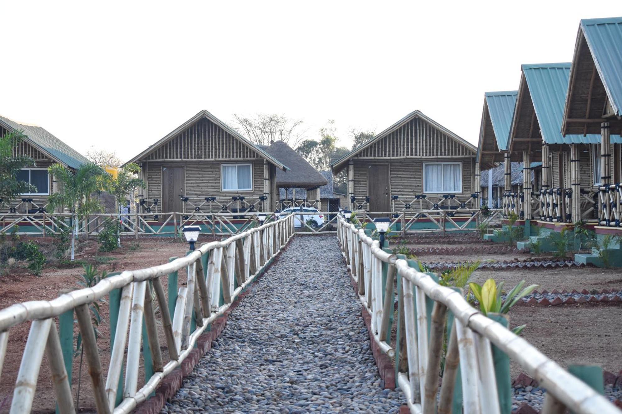 Mowgli'S Cafe Hampi & Guest House エクステリア 写真