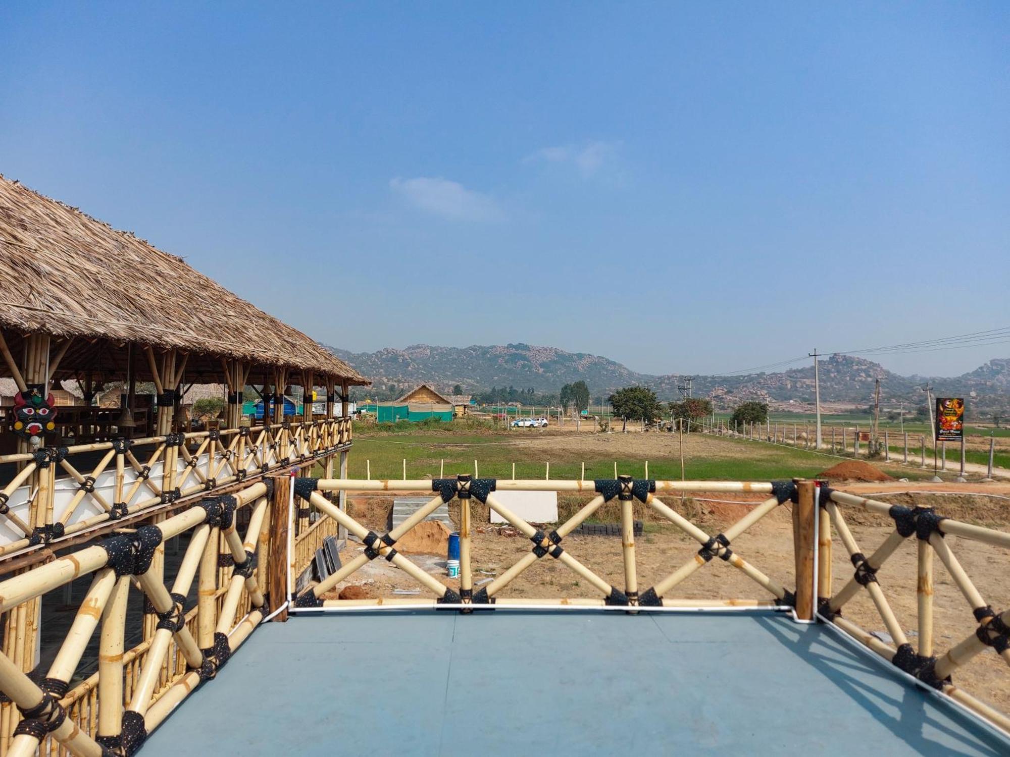 Mowgli'S Cafe Hampi & Guest House エクステリア 写真