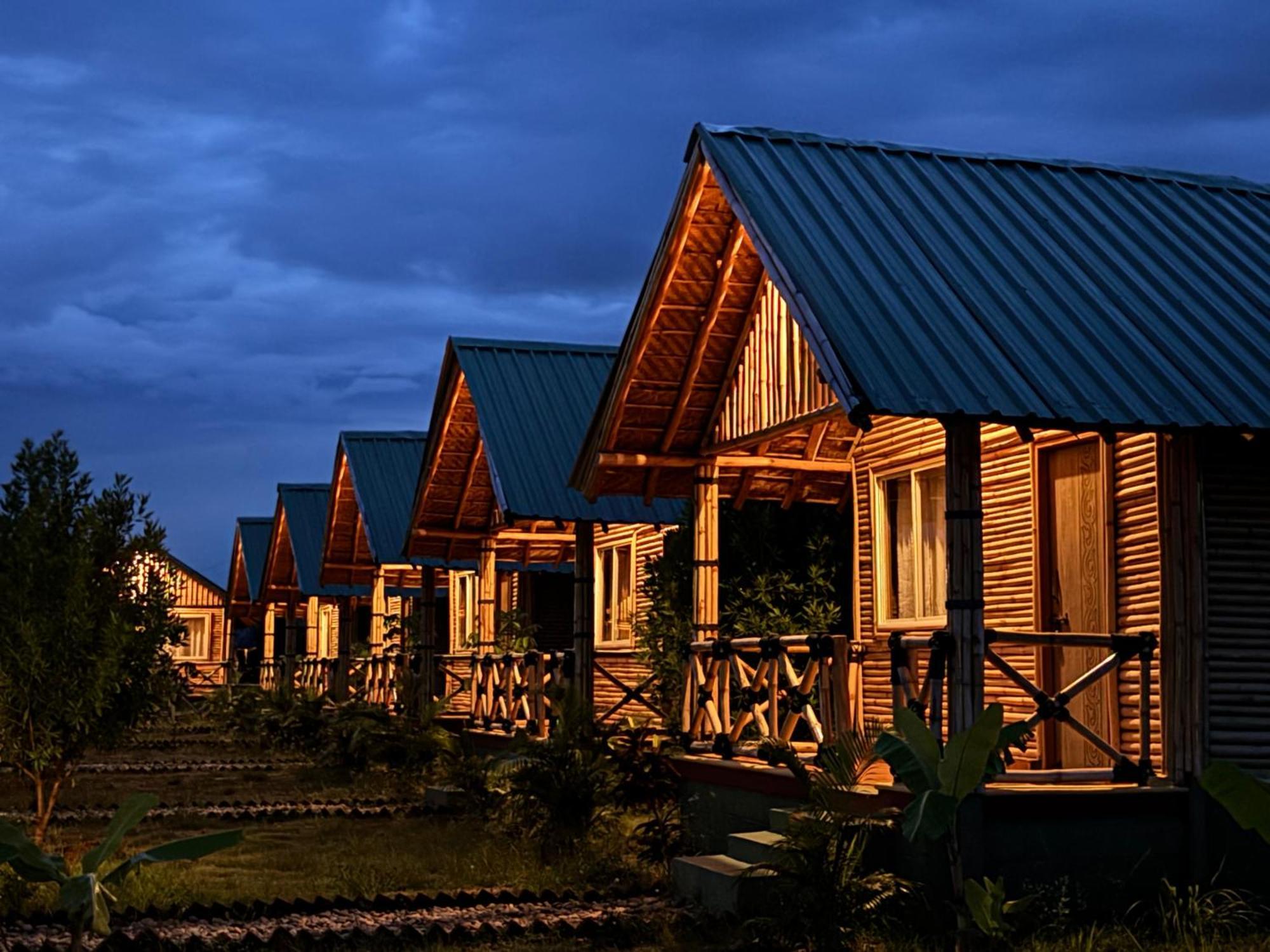 Mowgli'S Cafe Hampi & Guest House エクステリア 写真
