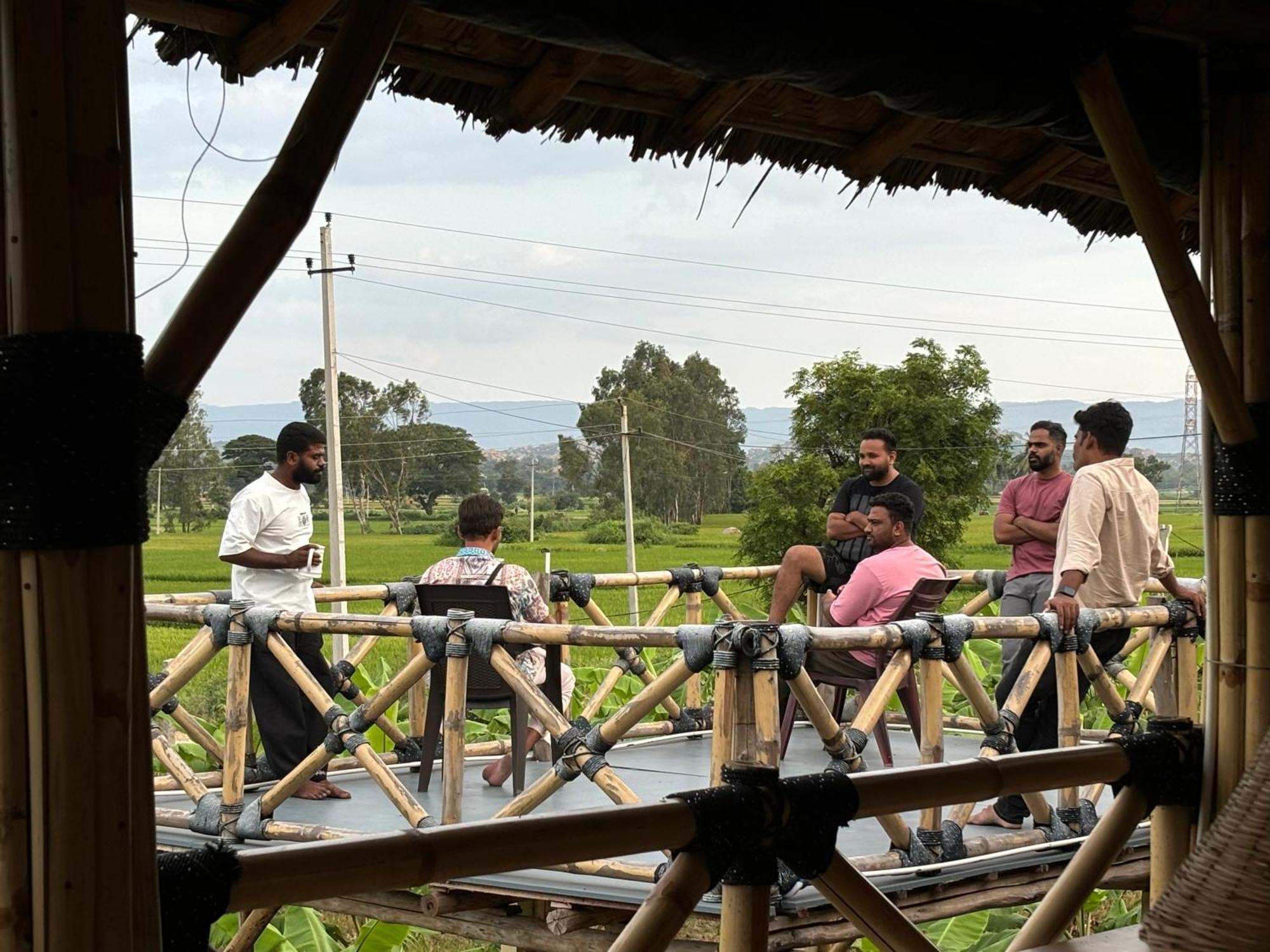 Mowgli'S Cafe Hampi & Guest House エクステリア 写真
