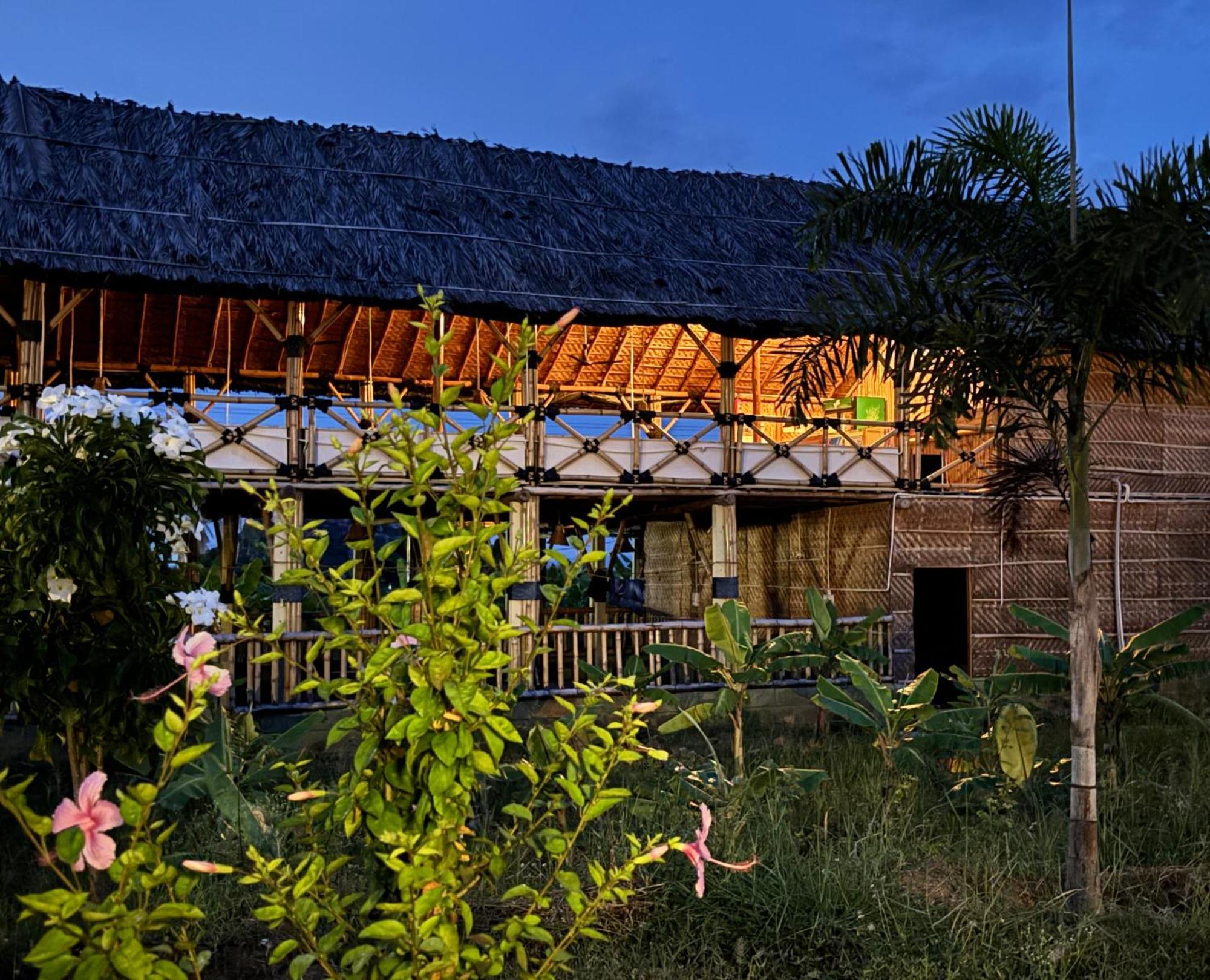 Mowgli'S Cafe Hampi & Guest House エクステリア 写真