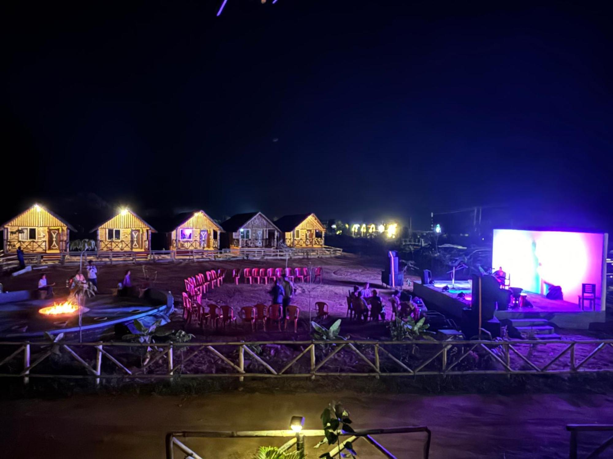 Mowgli'S Cafe Hampi & Guest House エクステリア 写真