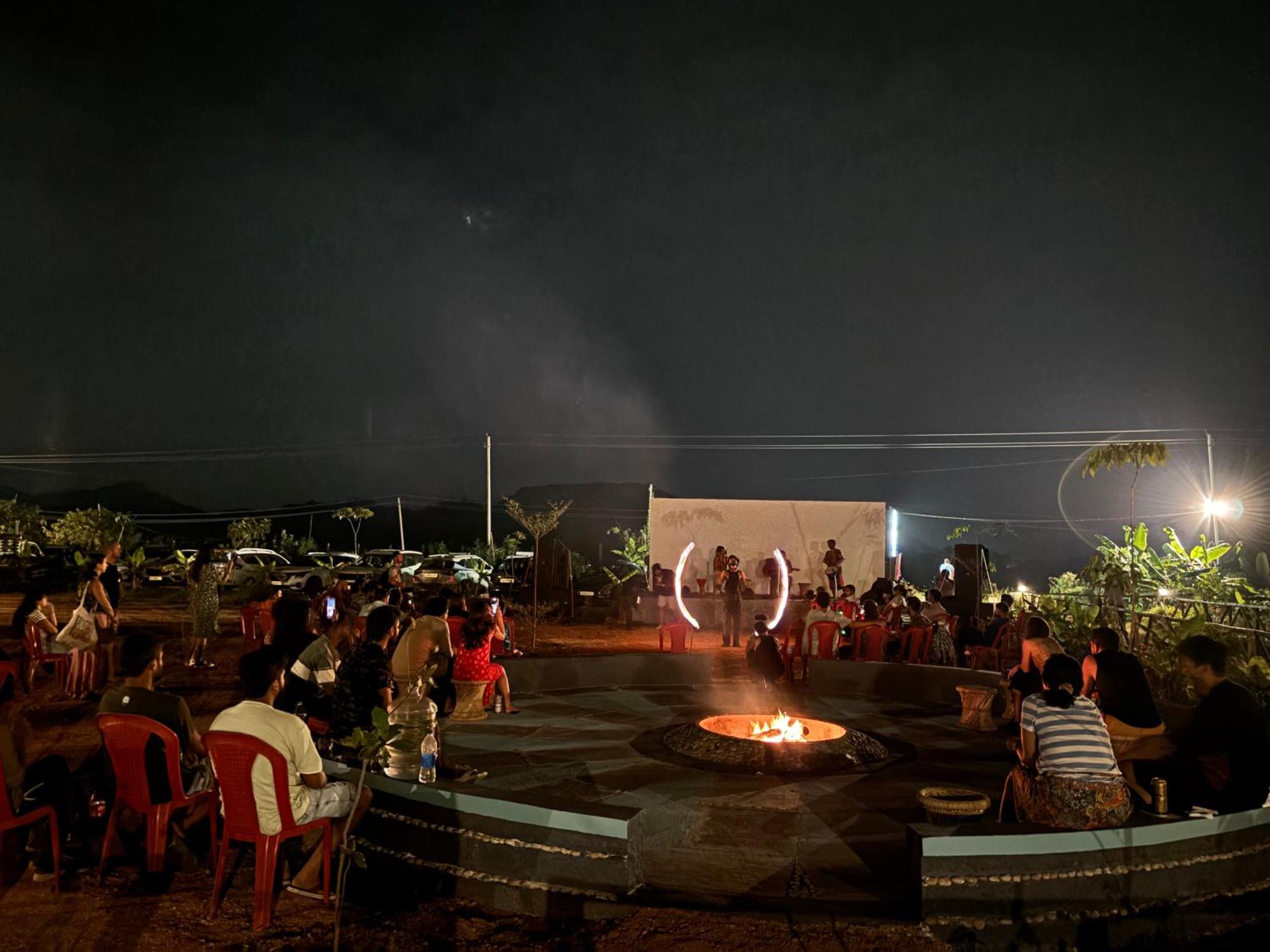 Mowgli'S Cafe Hampi & Guest House エクステリア 写真